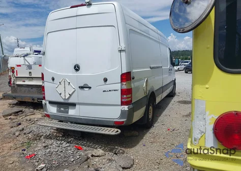 2014 Mercedes-Benz Sprinter 2500 High Roof из США, поврежденный, VIN WD3PE8DE4E5826875